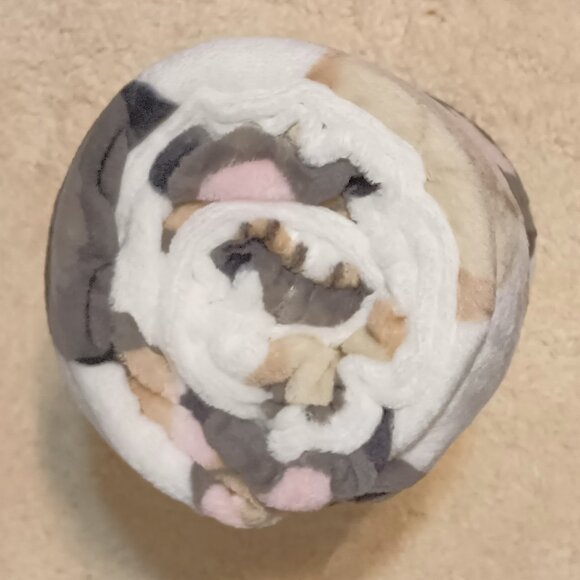 Copy-NWT~ Frankie & June Ultra-Soft Double-Sided Plush Throw Blanket (50" X 60") - Picture 5 of 9